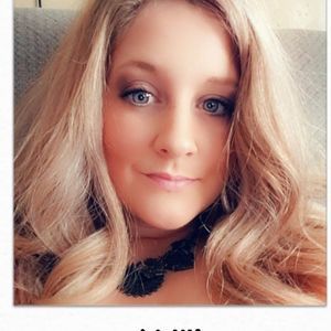 Meet your Posher, Elyse